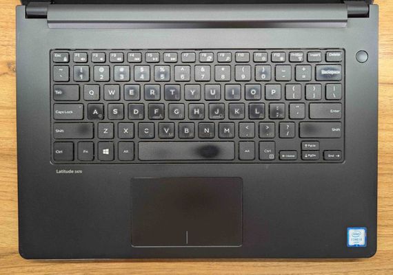 Ноутбук Dell Latitude 3470 / 14" (1366x768) TN / Intel Core i3-6100U (2 (4) ядра по 2.3 GHz) / 8 GB DDR3 / 240 GB SSD / Intel HD Graphics 520 / WebCam / VGA / Windows 10 б/у | Зображення 2