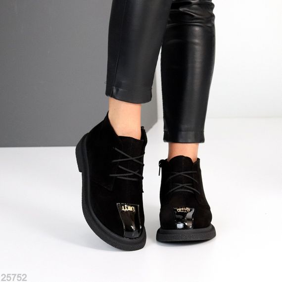 Дизайнерські чорні замшеві зимові черевики з глянсовою вставкою | Зображення 1