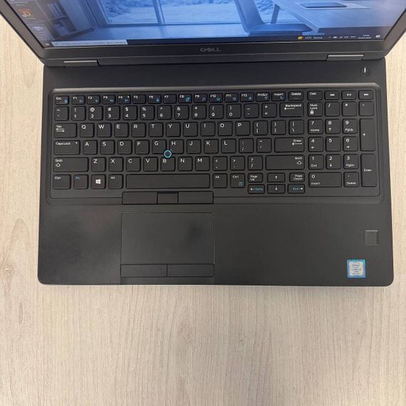Ультрабук Б-класс Dell Latitude 5590 / 15.6" (1920x1080) IPS / Intel Core i5-8350U (4 (8) ядра по 1.7 - 3.6 GHz) / 8 GB DDR4 / 256 GB SSD / nVidia GeForce MX130, 2 GB GDDR5, 64-bit / WebCam б/у | Зображення 2