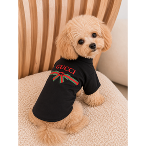Брендовая футболка для собак Gucci с зелено-красной полоской и бантом на спинке, черная