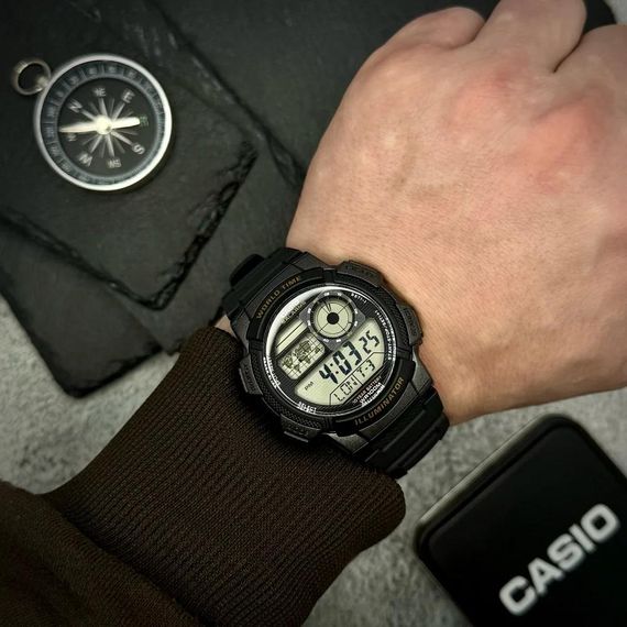Чоловічий годинник Casio AE-1000W-1A | Зображення 1