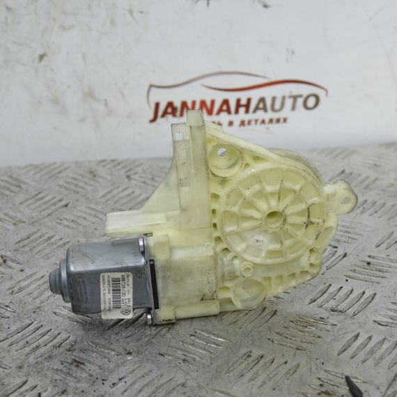 Моторчик склопідйомника задніх правих дверей Volkswagen Passat B6 2005-2010 Фольксваген Пасат 1K0959704AB
