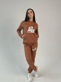Жіночий спортивний костюм Nike