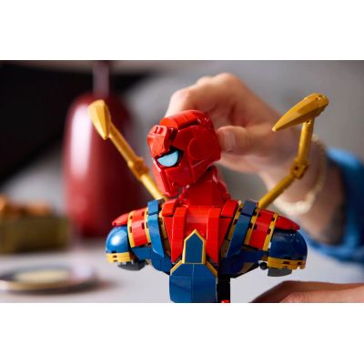 Конструктор LEGO Super Heroes Погруддя Залізної Людини-Павука (76326) | Зображення 3