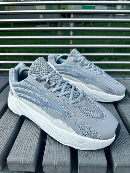Adidas Yeezy Boost 700 V2 Static (light gray) | Зображення 7