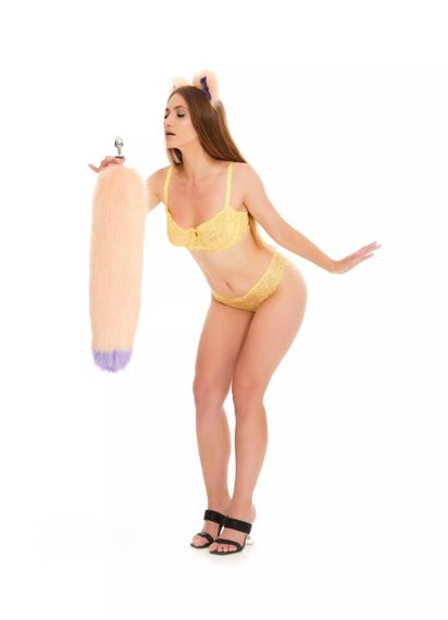 Анальний хутряний пухнастий хвіст без пробки, Персиковий з фіолетовим кінчиком, OKOVA 60 см. sexstyle | Зображення 2