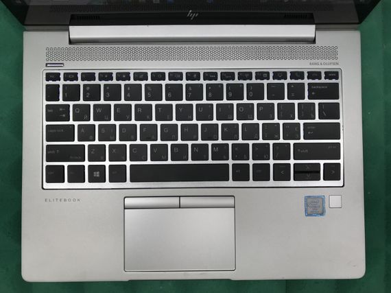 Ультрабук Б-класс HP EliteBook 830 G5 / 13.3" (1920x1080) IPS Touch / Intel Core i7-8650U (4 (8) ядра по 1.9 - 4.2 GHz) / 8 GB DDR4 / 256 GB SSD M.2 / Intel UHD Graphics 620 / WebCam / USB 3.1 / HDMI б/у | Зображення 3