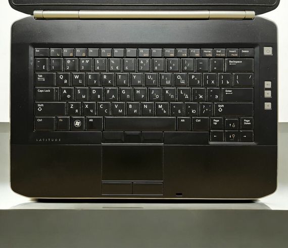 Ноутбук Б-класс Dell Latitude E5420 / 14" (1366x768) TN / Intel Core i5-2520M (2 (4) ядра по 2.5 - 3.2 GHz) / 4 GB DDR3 / 320 GB HDD / Intel HD Graphics 3000 / WebCam б/у | Зображення 2