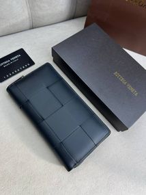 Гаманець чорний Bottega Veneta Cassette k426