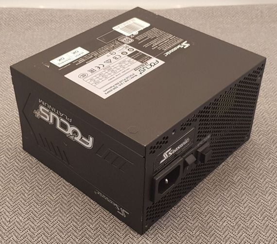 Блок питания Seasonic Focus Plus Platinum 650W (SSR-650PX) / 650W / 24+4(4)+4(8) pin б/у | Зображення 4