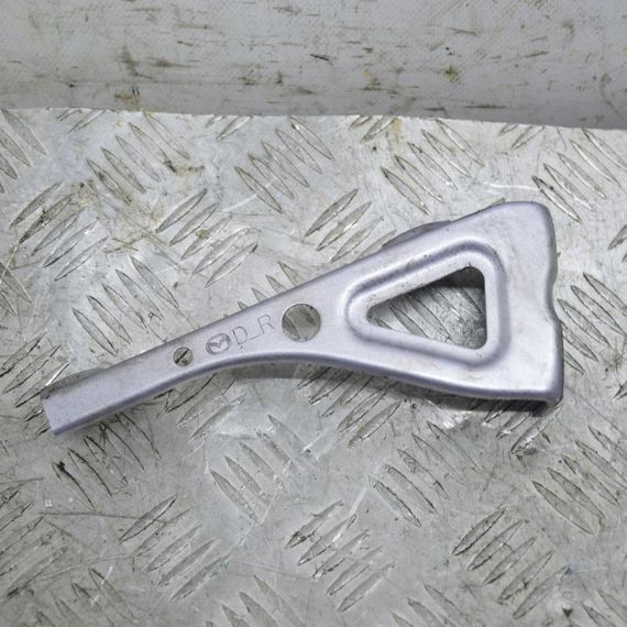 Кріплення крила праве Mazda 6 GH 2007-2012 Кронштейн переднього правого крила Мазда 6 D_R