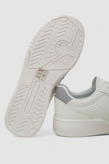 Женские кеды с перфорацией на шнурке экокожа цвет белый размер 40 248RAD60 | Зображення 9