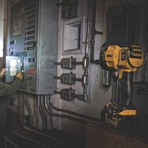 Ліхтар світлодіодний акумуляторний 90/1000Лм DeWALT DCL043 | Зображення 3