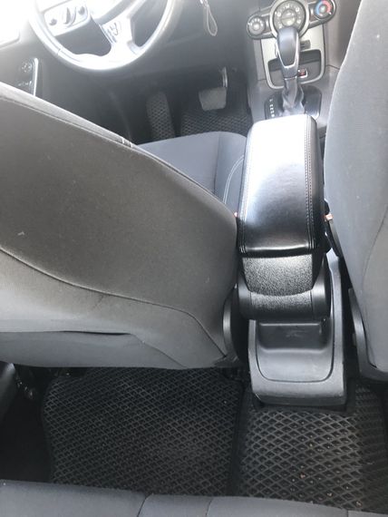 Подлокотник Черный для Ford Fiesta 2008-2017 гг | Зображення 1