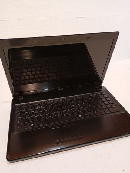 Ноутбук Б-класс LG S525 / 15.6" (1366x768) TN / Intel Pentium B950 (2 ядра по 2.1 GHz) / 8 GB DDR3 / 500 GB HDD / Intel HD Graphics / WebCam / АКБ не берет заряд б/у | Зображення 3