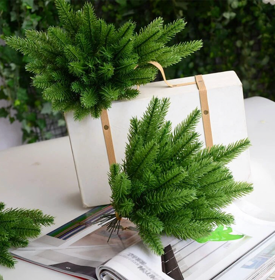 Гілки соснових голок, різдвяні прикраси, штучні рослини, Різдвяна вечірка, зроби сам | Зображення 5