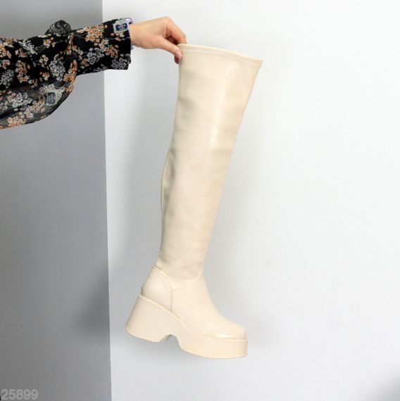 Эффектные легкие бежевые ботфорты стрейч еврозима на платформе | Зображення 2