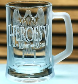 Пивной бокал 670 мл Heroes of Might and Magic V подарок для геймера кружку с гравировкой Герои V
