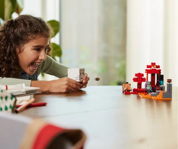 Конструктор LEGO Minecraft Засідка біля порталу в Нижній світ (21255) | Зображення 8