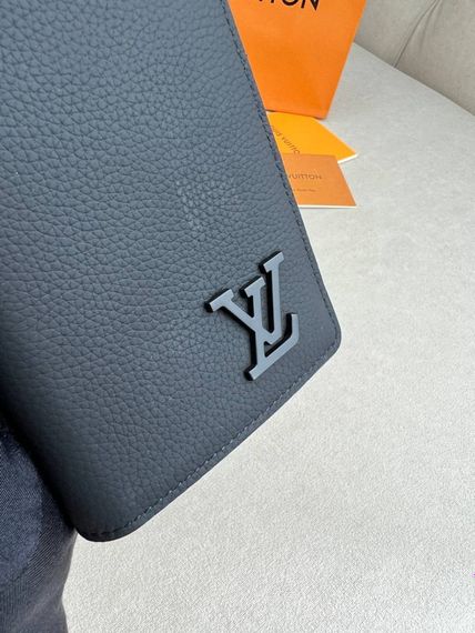 Гаманець чорний Louis Vuitton Brazza Aerogram Black k422 | Зображення 3