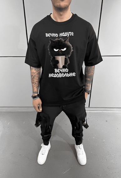 Футболка з мерчем