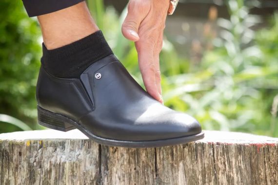 Шкіряні черевики на гумці 40 розмір | Зображення 9