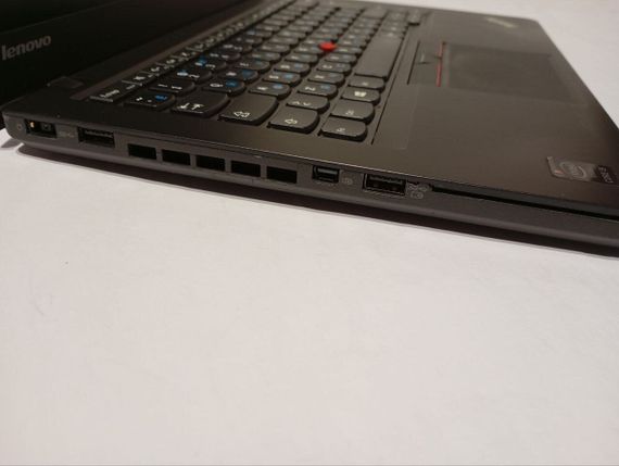 Ультрабук Б-класс Lenovo Thinkpad T450s / 14" (1366x768) TN / Intel Core i5-5200U (2 (4) ядра по 2.2 - 2.7 GHz) / 8 GB DDR3 / 128 GB SSD / Intel HD Graphics 5500 / WebCam б/у | Зображення 3