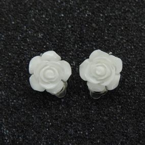 Клипсы серьги детские для ушей без пробивания уха Liresmina Jewelry серьги в виде цветка Роза белая