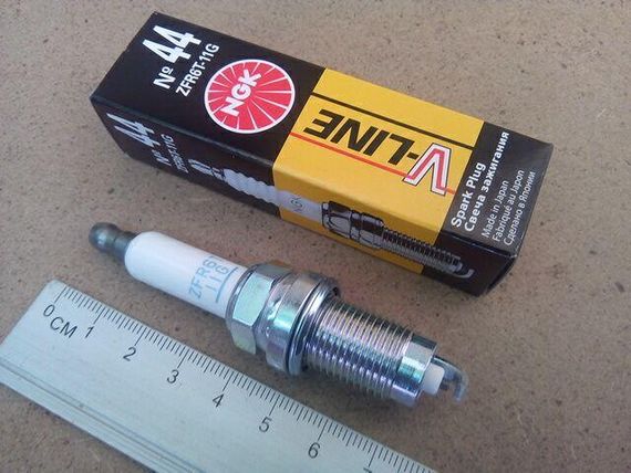 Свічка запалювання NGK V-Line 44 (ZFR6T-11G)