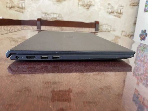 Ультрабук Dell Inspiron 15 3511 / 15.6" (1920x1080) IPS / Intel Core i5-1135G7 (4 (8) ядра по 2.4 - 4.2 GHz) / 8 GB DDR4 / 256 GB SSD / Intel Iris Xe Graphics / WebCam б/в | Зображення 3