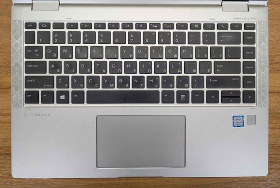 Ноутбук-трансформер HP EliteBook x360 1040 G5 / 14" (1920x1080) IPS Touch / Intel Core i5-8250U (4 (8) ядра по 1.6 - 3.4 GHz) / 8 GB DDR4 / 256 GB SSD / Intel UHD Graphics 620 / WebCam / TouchID / Windows 10 б/у + Подарок Беспроводная мышь / USB | Зображення 2