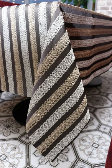 Cкатертина жакардова Kayra Strip 160×285 см Сіра | Зображення 2