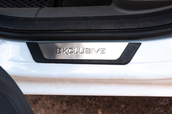 Накладки на пороги (Flexill, 4шт) Exclusive для Ford Focus II 2008-2011 рр | Зображення 3