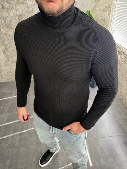 Чоловічий светр чорного кольору