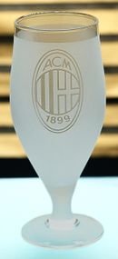 Пивной бокал 500 мл ФК Милан AC Milan на ножке с гравировкой подарок кружка фаната футбола