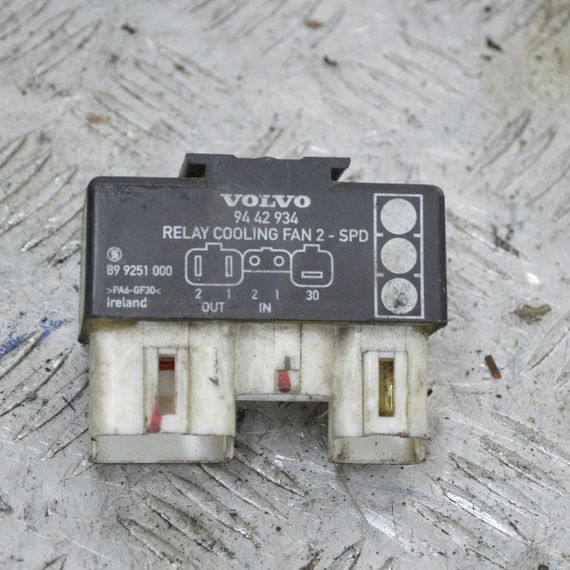 Реле вентилятора Volvo V70 S70 1996-2016 Реле керування вентилятором Вольво в70 с70 9442934