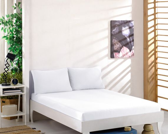 Простынь 200x220см трикотаж (джерси) на резинке с наволочками Белая