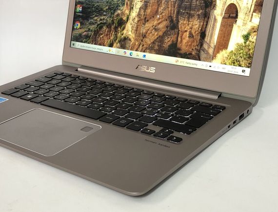 Ультрабук Asus ZenBook UX330C / 13.3" (1920x1080) IPS / Intel Core m3-7Y30 (2 (4) ядра по 1.0 - 2.6 GHz) / 8 GB DDR4 / 256 GB SSD / Intel HD Graphics 615 / WebCam / Win 10 Home б/в | Зображення 8