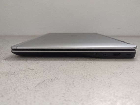 Ноутбук Dell Latitude E7440 / 14" (1920x1080) TN / Intel Core i5-4300U (2 (4) ядра по 1.9 - 2.9 GHz) / 8 GB DDR3 / 128 GB SSD / Intel HD Graphics 4400 / WebCam б/у + Подарок  Умная интерактивная зубная щетка Colgate Connect M1 / Bluetooth | Зображення 4