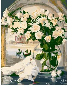 Белые розы на фоне венеции