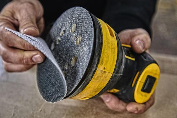 Шліфмашина ексцентрикова мережева 125мм DeWALT DWE6423 | Зображення 7