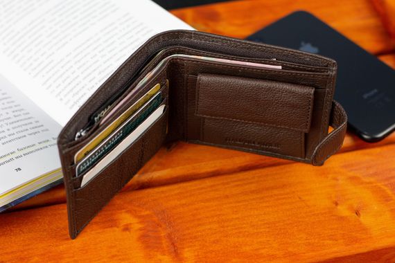 Кожаное мужское портмоне на кнопке ST Leather ST104 Коричневое | Зображення 9