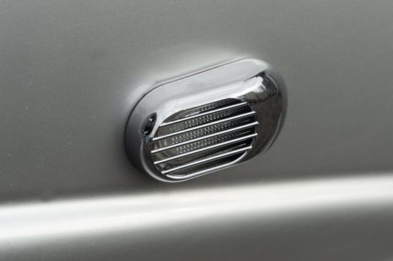 Решетка на повторитель `Овал` (2 шт, ABS) для Kia Clarus | Зображення 3