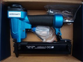 Профессиональный пневматический степлер под шпильку (0.64;12-30) AIRKRAFT P630