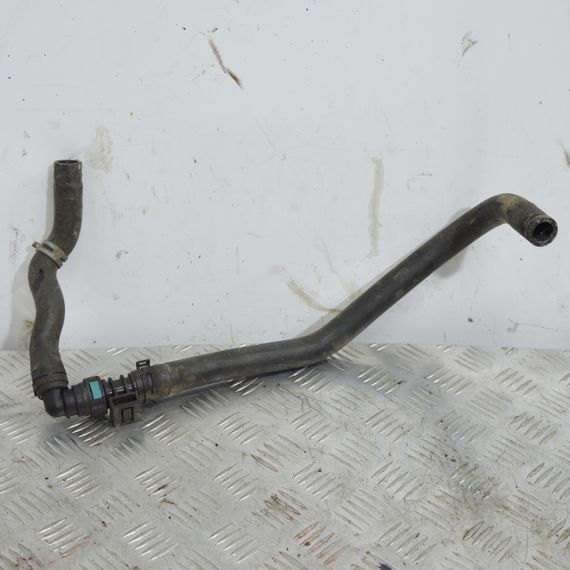 Патрубок системи охолодження 1.0 EcoBoost Ford Fiesta MK7 Трубка шланг води Форд Фіеста C1B118K580BD