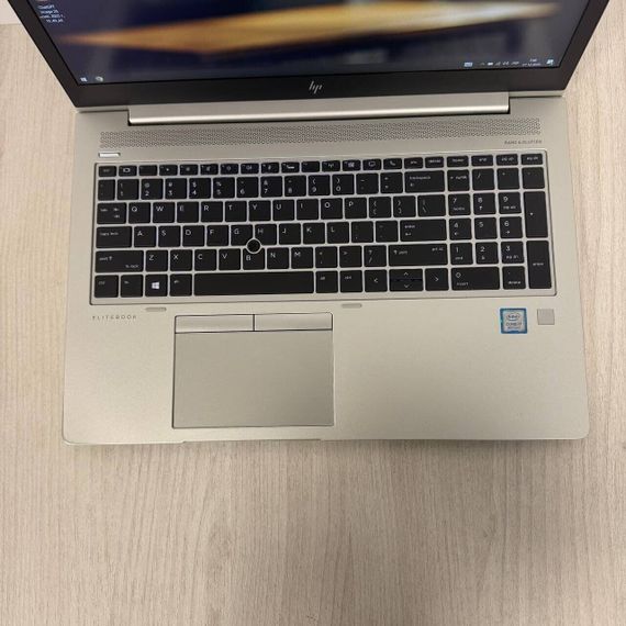 Ультрабук Б-класс HP EliteBook 850 G5 / 15.6" (1920x1080) IPS / Intel Core i7-8550U (4 (8) ядра по 1.8 - 4.0 GHz) / 8 GB DDR4 / 256 GB SSD / Intel UHD Graphics 620 / WebCam б/у | Зображення 2
