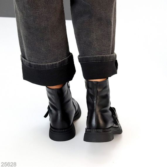 Стильні чорні шкіряні черевики з утеплювачем низький хід | Зображення 2