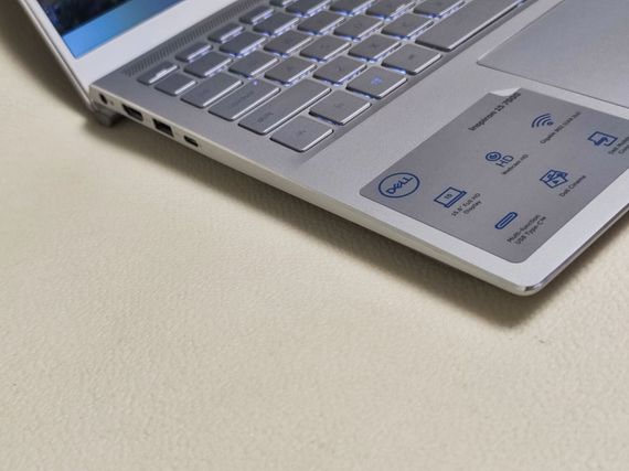 Ультрабук Dell Inspiron 15 7501 / 15.6" (1920x1080) IPS Touch / Intel Core i5-10300H (4 (8) ядра по 2.5 - 4.5 GHz) / 8 GB DDR4 / 256 GB SSD / Intel UHD Graphics / WebCam б/у | Зображення 2