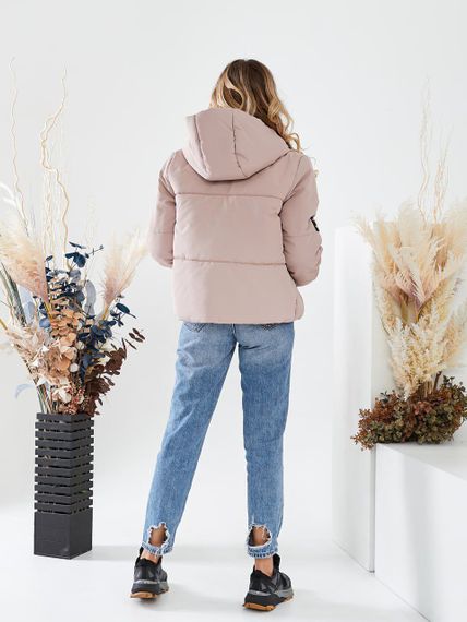 Жіноча тепла стьобана коротка зефірка куртка на блискавці з капюшоном розмір 44/46 колір пудровий UH270 | Зображення 1