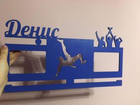 Медальниця футбол, іменна з поличкою, дерев'яна, тримач для медалей, медальниці